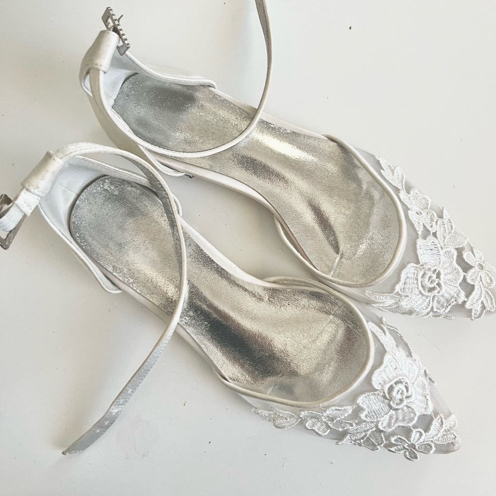 Elegant White Lace and satin with ankle strap wedding flats